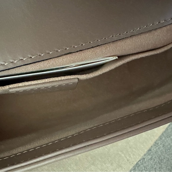 Gucci Marmont Mini Shoulder Bag - Picture 11 of 13